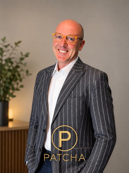 Arno Dockel, estate agent