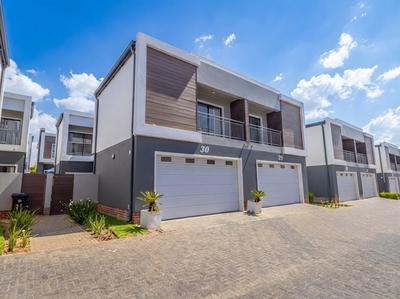 Cluster House For Rent in Sunninghill, Sandton