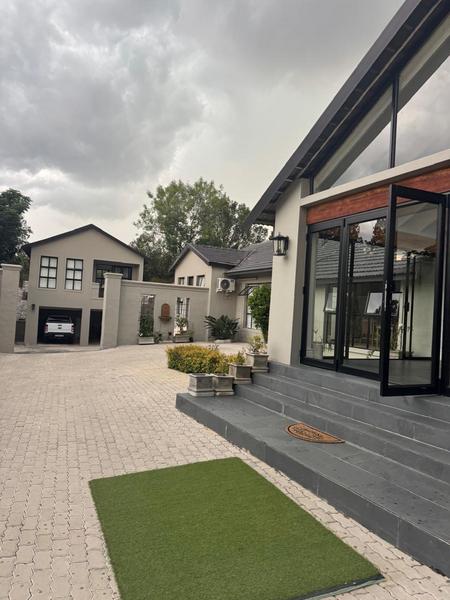 Apartment / Flat For Rent in Bryanston, Sandton