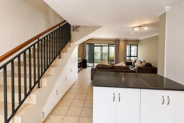 Townhouse For Sale in Menlo Park, Pretoria